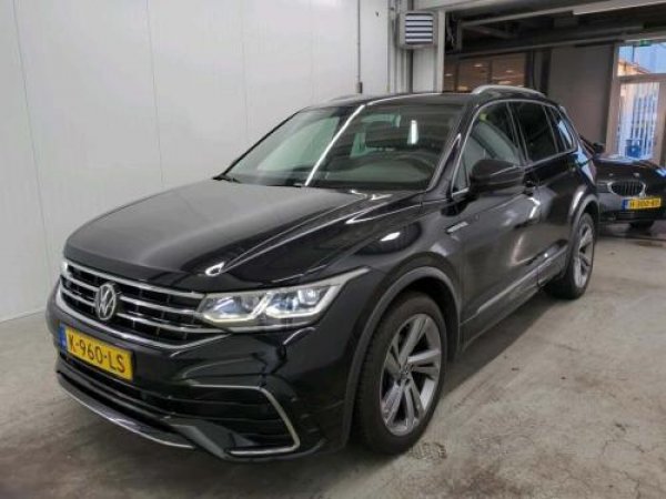 Volkswagen Tiguan 1.5 TSI R-Line Business+ 2021 - voorkant
