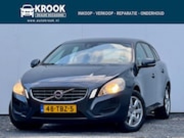 Volvo V60 1.6 T3 Kinetic 2012 - voorkant