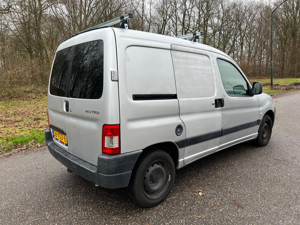 Foto van Peugeot Partner