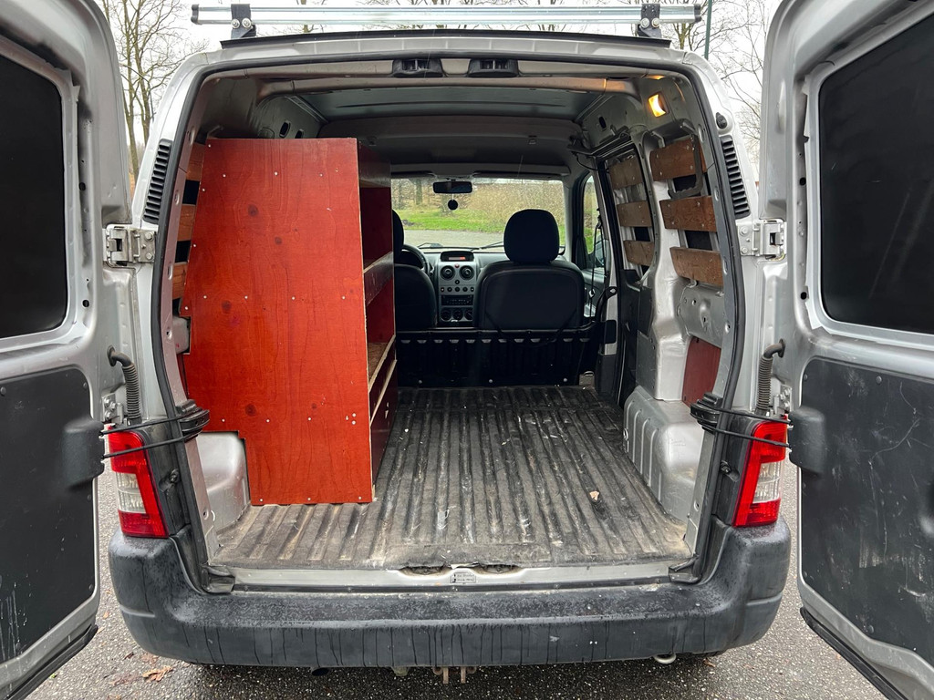 Foto van Peugeot Partner