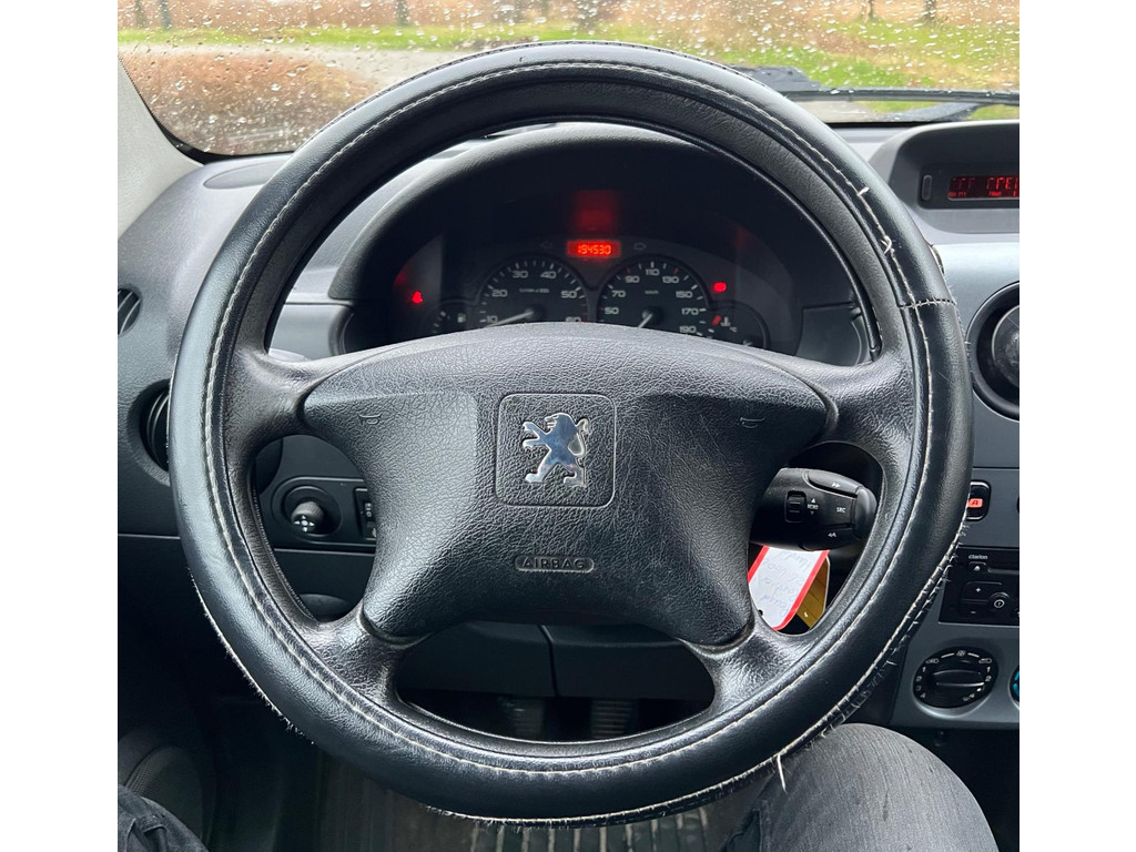 Foto van Peugeot Partner
