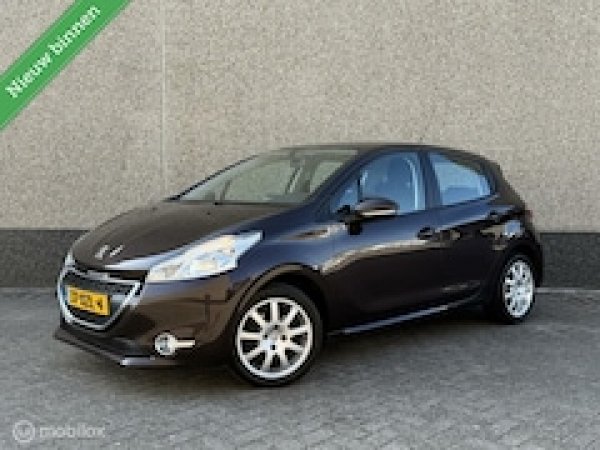 Peugeot 208 1.2 VTi Active 2012 - voorkant