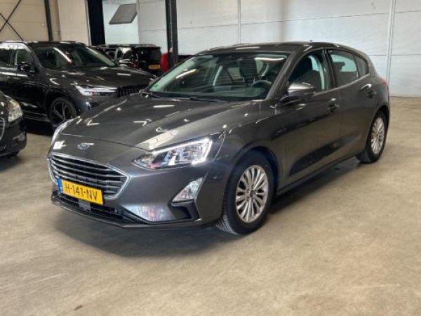 Ford Focus 1.0 EcoBoost Titanium Business 2020 - voorkant