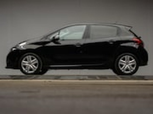 Peugeot 208 1.2 PureTech Signature 2019 - voorkant