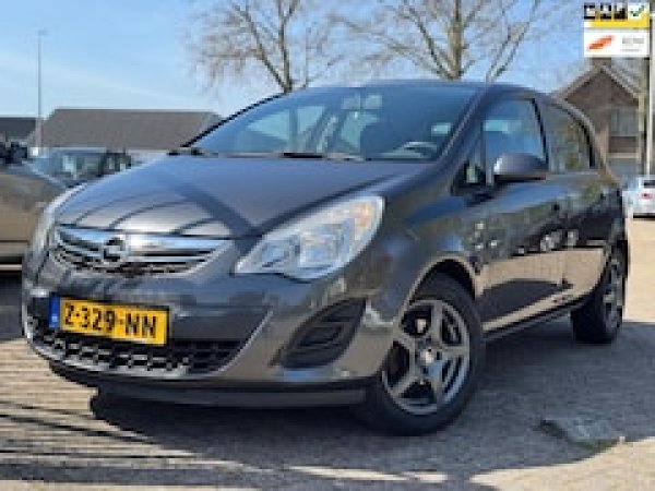 Opel Corsa 1.4-16V Cosmo 2012 - voorkant