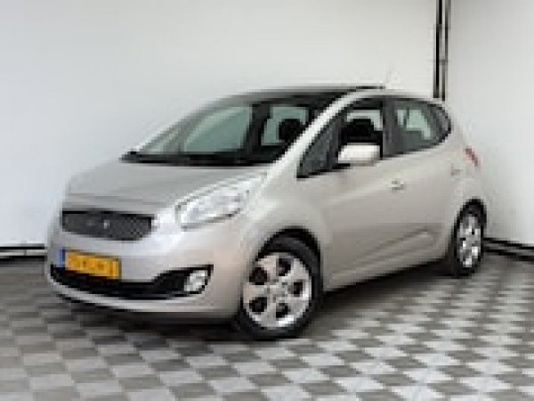 Kia Venga 1.4 CVVT X-ecutive 2010 - voorkant