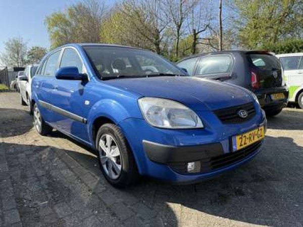 Kia Rio 1.4 L 2005 - voorkant