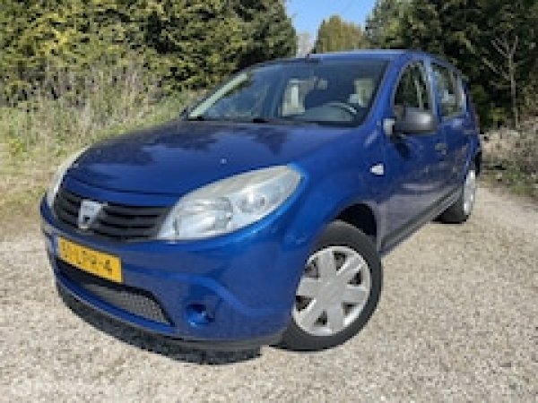 Dacia Sandero 1.2 Ambiance 2010 - voorkant