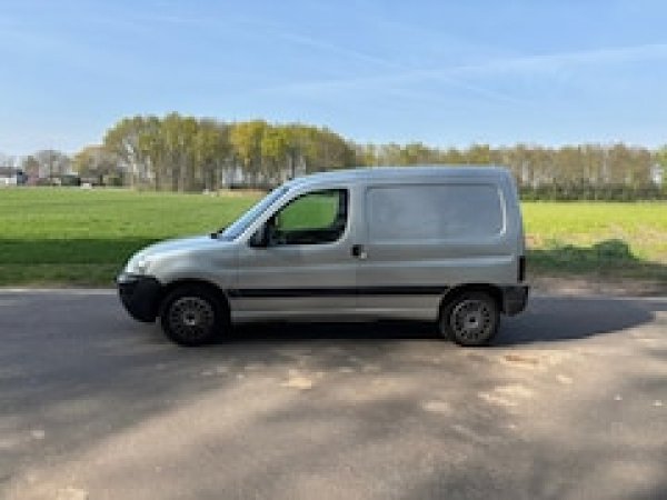 Peugeot Partner 170C 2.0 HDI Avantage 2004 - voorkant