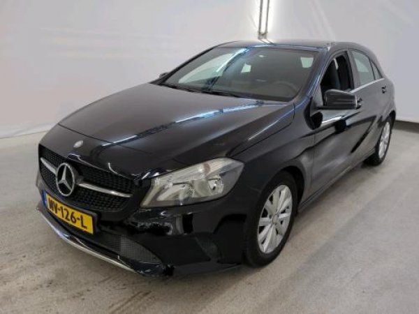Mercedes-Benz A-klasse 180 Business Solution 2017 - voorkant
