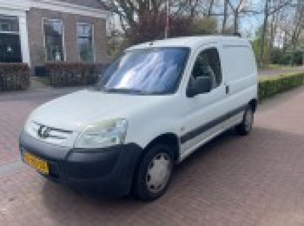Peugeot Partner 170C 1.9 D Avantage 2005 - voorkant