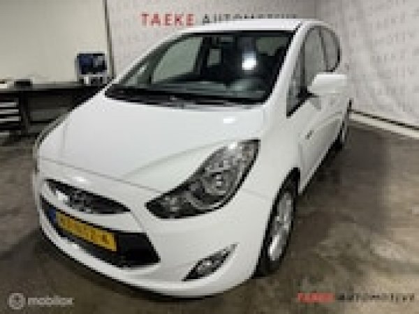 Hyundai Ix20 1.4i i-Vision 2010 - voorkant