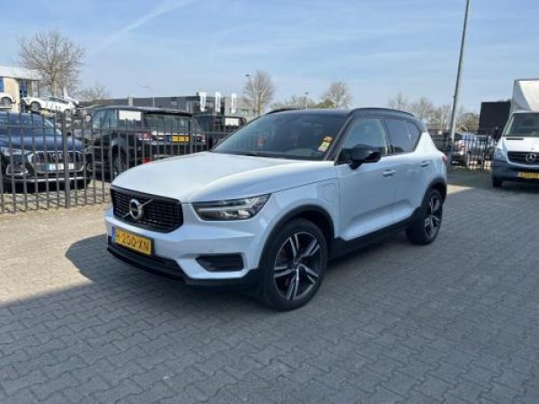 Volvo XC40 1.5 T5 Twin Engine Inscription 2020 - voorkant