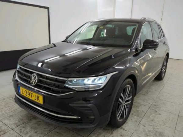 Volkswagen Tiguan 1.5 TSI Life Business 2021 - voorkant