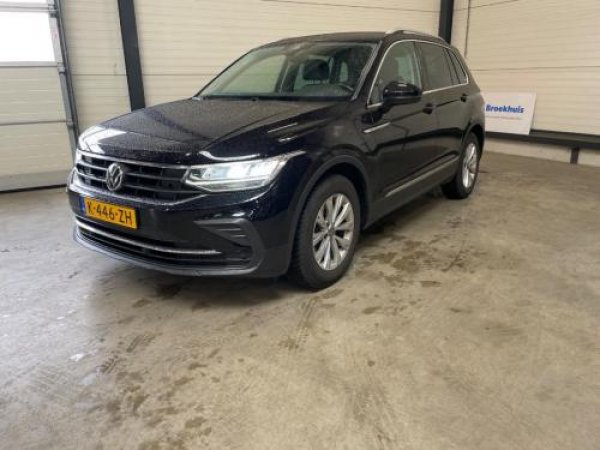 Volkswagen Tiguan 1.5 TSI Life Business 2021 - voorkant