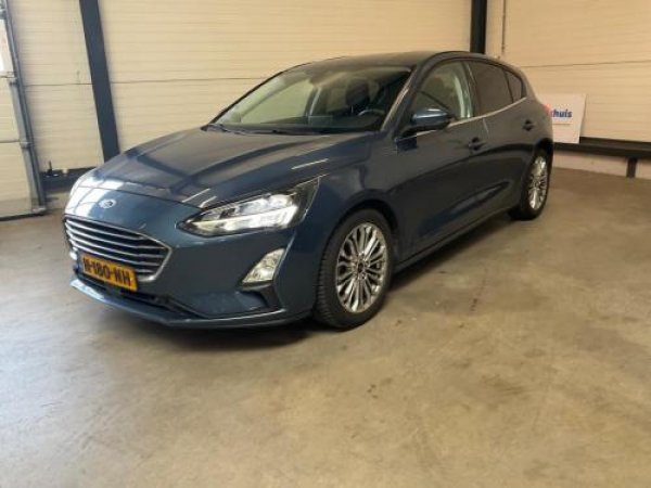 Ford Focus 1.5 EcoBoost Titanium Business 2020 - voorkant