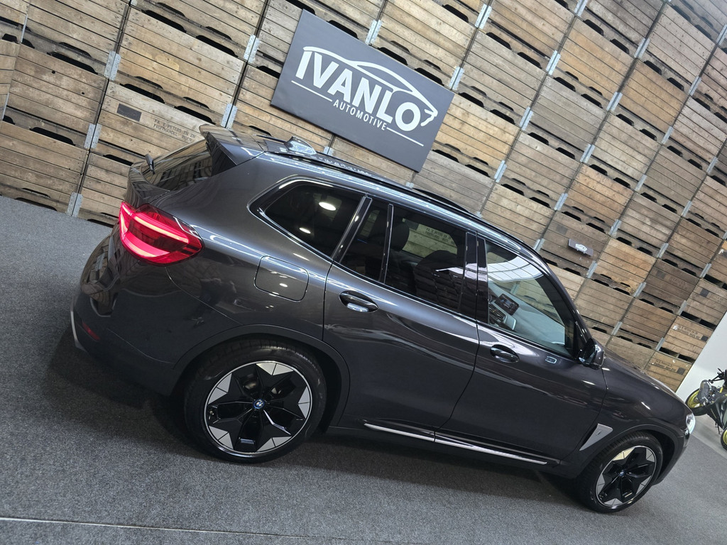 Foto van BMW Ix3
