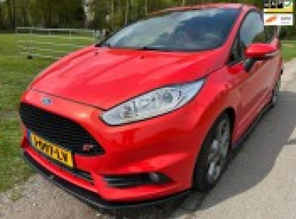 Ford Fiesta 1.6 ST2 2013 - voorkant