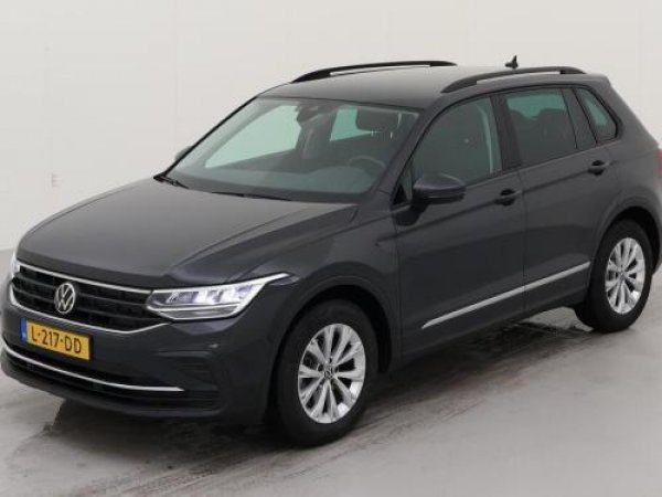 Volkswagen Tiguan 1.5 TSI Life 2021 - voorkant