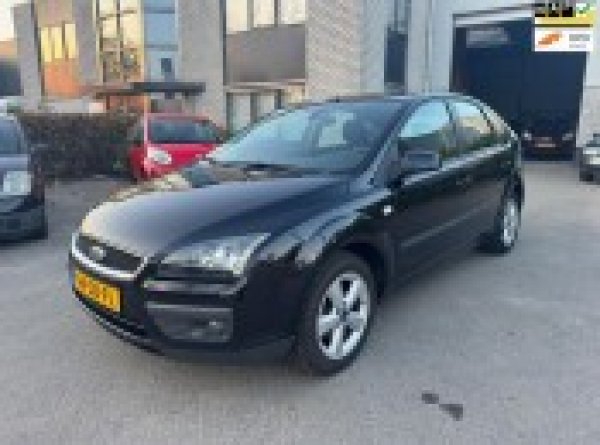 Ford Focus 1.6-16V Futura 2005 - voorkant
