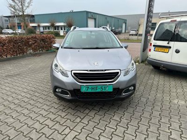 Peugeot 2008 1.2 VTi Active 2013 - voorkant