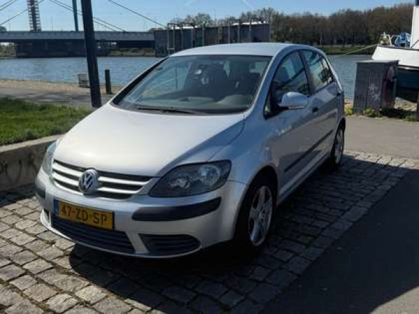 Volkswagen Golf Plus 1.6 Comfortline Business 2008 - voorkant