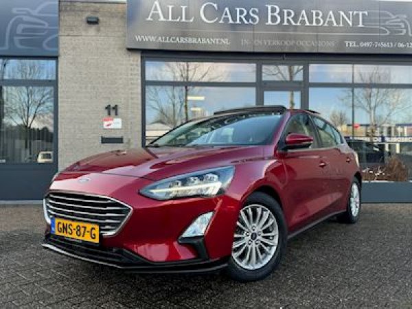 Ford Focus 1.0 EcoBoost Titanium Business 2019 - voorkant