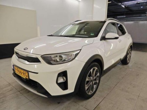 Kia Stonic 1.0 T-GDi DynamicPlusLine 2020 - voorkant
