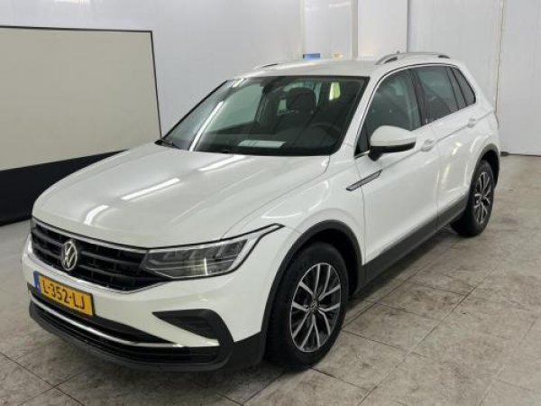 Volkswagen Tiguan 1.5 TSI Life Business 2021 - voorkant