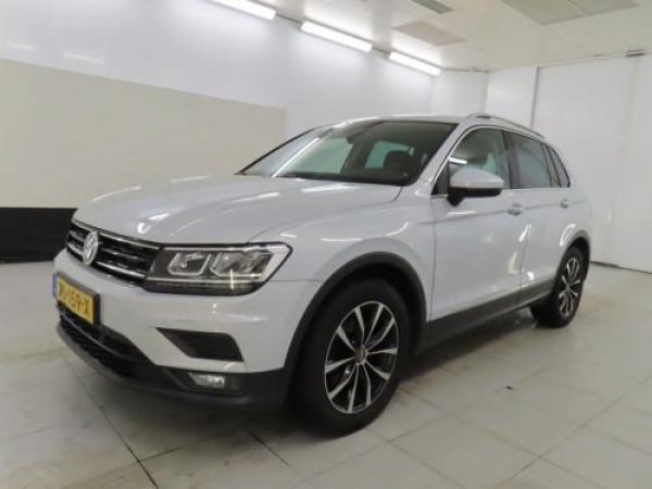Volkswagen Tiguan 1.5 TSI ACT Comfortline Business 2019 - voorkant