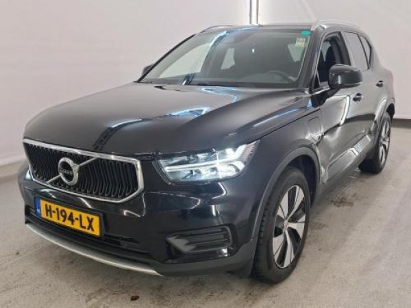 Volvo XC40 1.5 T5 Twin Engine Momentum Pro 2020 - voorkant