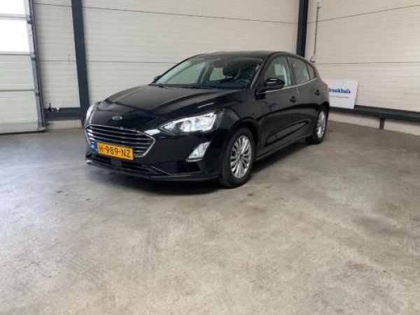 Ford Focus 1.0 EcoBoost Titanium Business 2020 - voorkant
