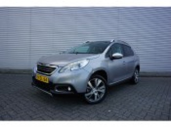 Peugeot 2008 1.6 VTi Féline 2013 - voorkant