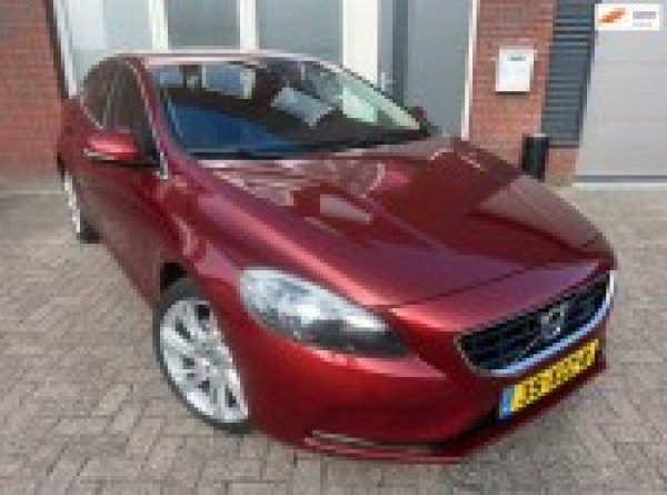 Volvo V40 1.6 T3 Momentum 2012 - voorkant