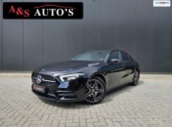 Mercedes-Benz A-klasse 180 d Business Solution AMG 2020 - voorkant