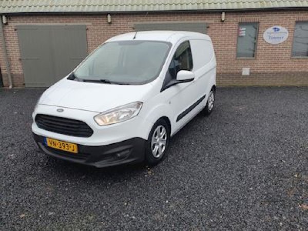 Ford Transit Courier 1.5 TDCI Trend 2015 - voorkant