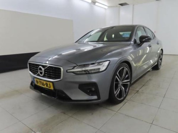 Volvo S60 2.0 T4 R-Design 2020 - voorkant