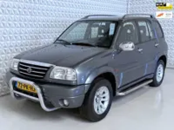 Suzuki Grand Vitara 2.5 V6 FreeStyle-3 2004 - voorkant