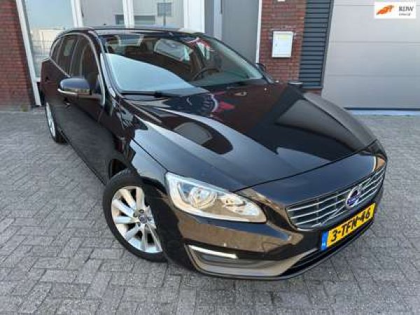 Volvo V60 1.6 D2 Momentum 2014 - voorkant