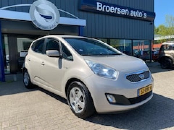 Kia Venga 1.4 CVVT Seven 2012 - voorkant