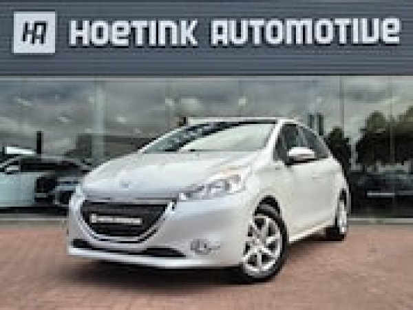 Peugeot 208 1.2 PureTech Style Pack 2015 - voorkant
