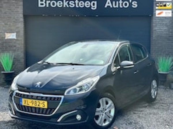 Peugeot 208 1.2 PureTech Signature 2019 - voorkant