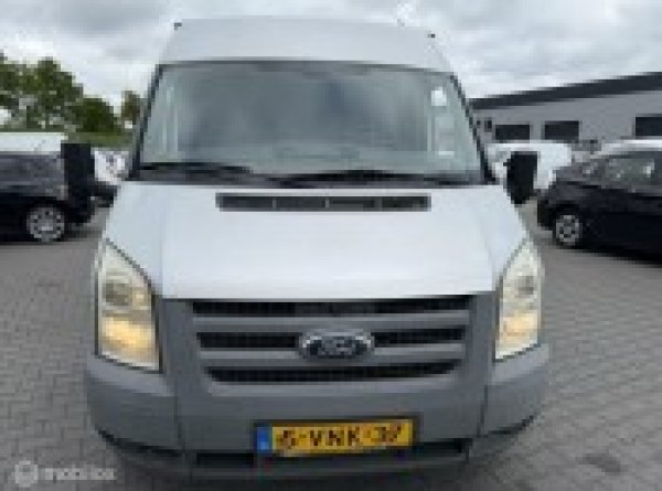 Ford Transit 350L 2.2 TDCI Ambiente SHD 2011 - voorkant