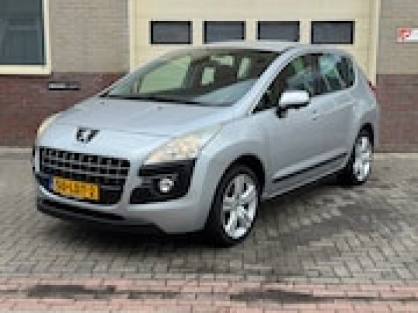 Peugeot 3008 1.6 VTi ST 2010 - voorkant