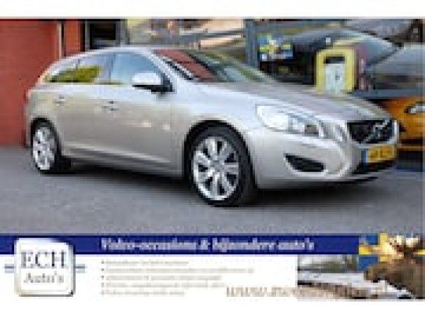Volvo V60 2.4 D5 Summum 2012 - voorkant