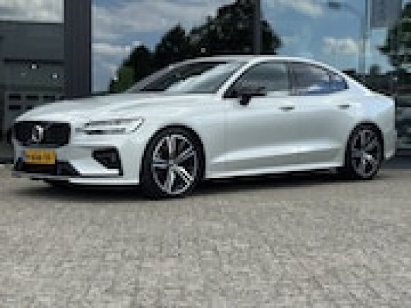 Volvo S60 2.0 T4 R-Design 2020 - voorkant