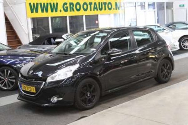 Peugeot 208 1.4 VTi Active 2012 - voorkant