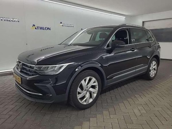 Volkswagen Tiguan 1.5 TSI Life Business 2022 - voorkant