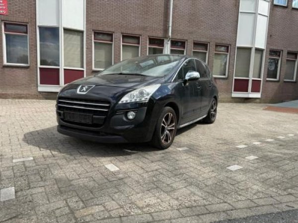 Peugeot 3008 2.0 HDiF HYbrid4 Blue Lease 2013 - voorkant