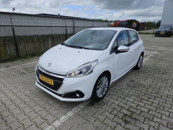 Peugeot 208 1.2 PureTech Blue Lease Allure 2018 - voorkant